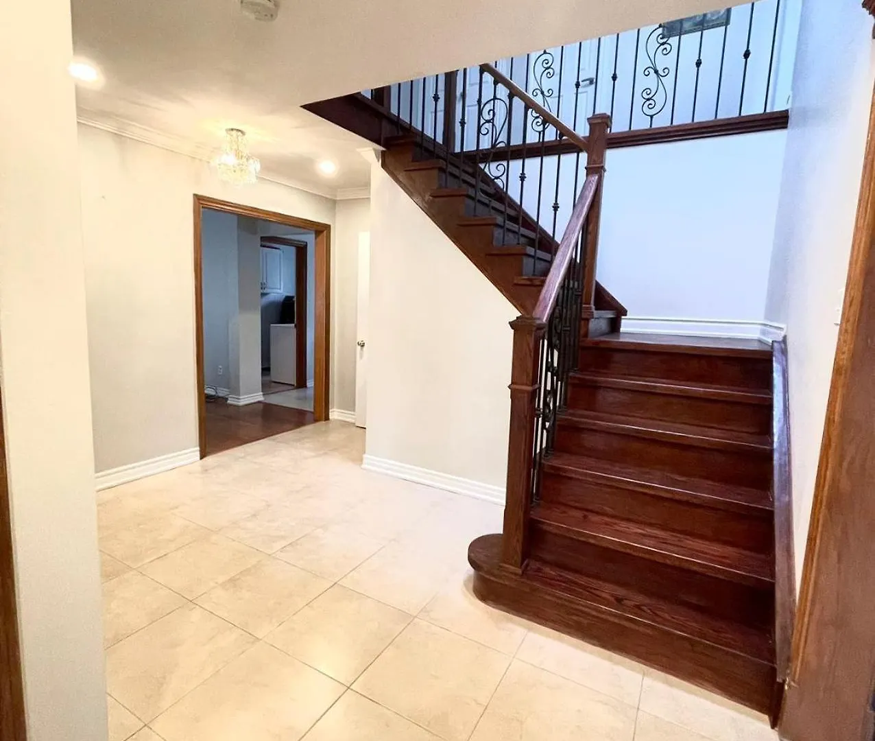 Vihome-768-Beautiful House Near Bayview And Cummer Toronto Canada