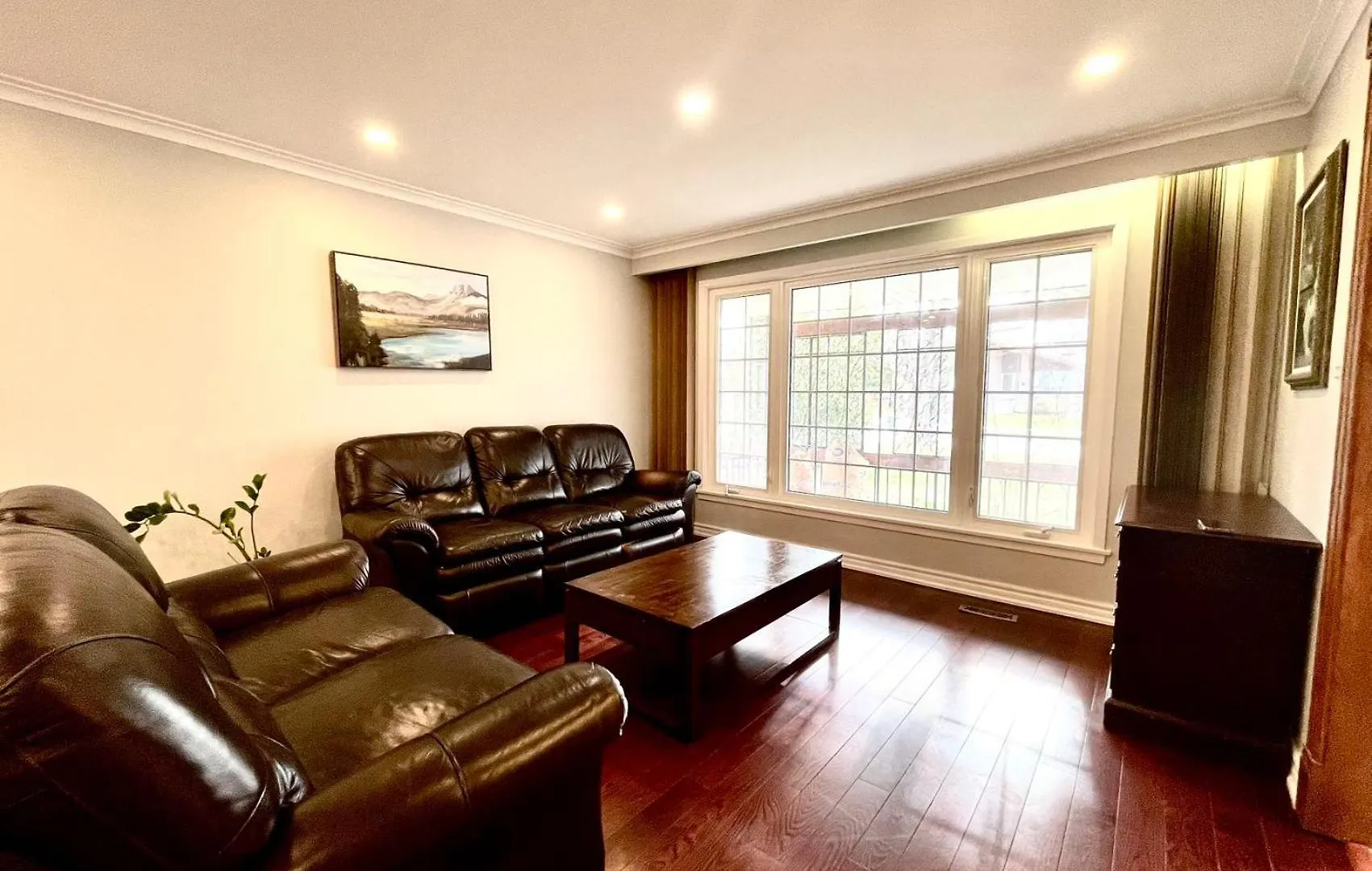 Vihome-768-Beautiful House Near Bayview And Cummer Toronto